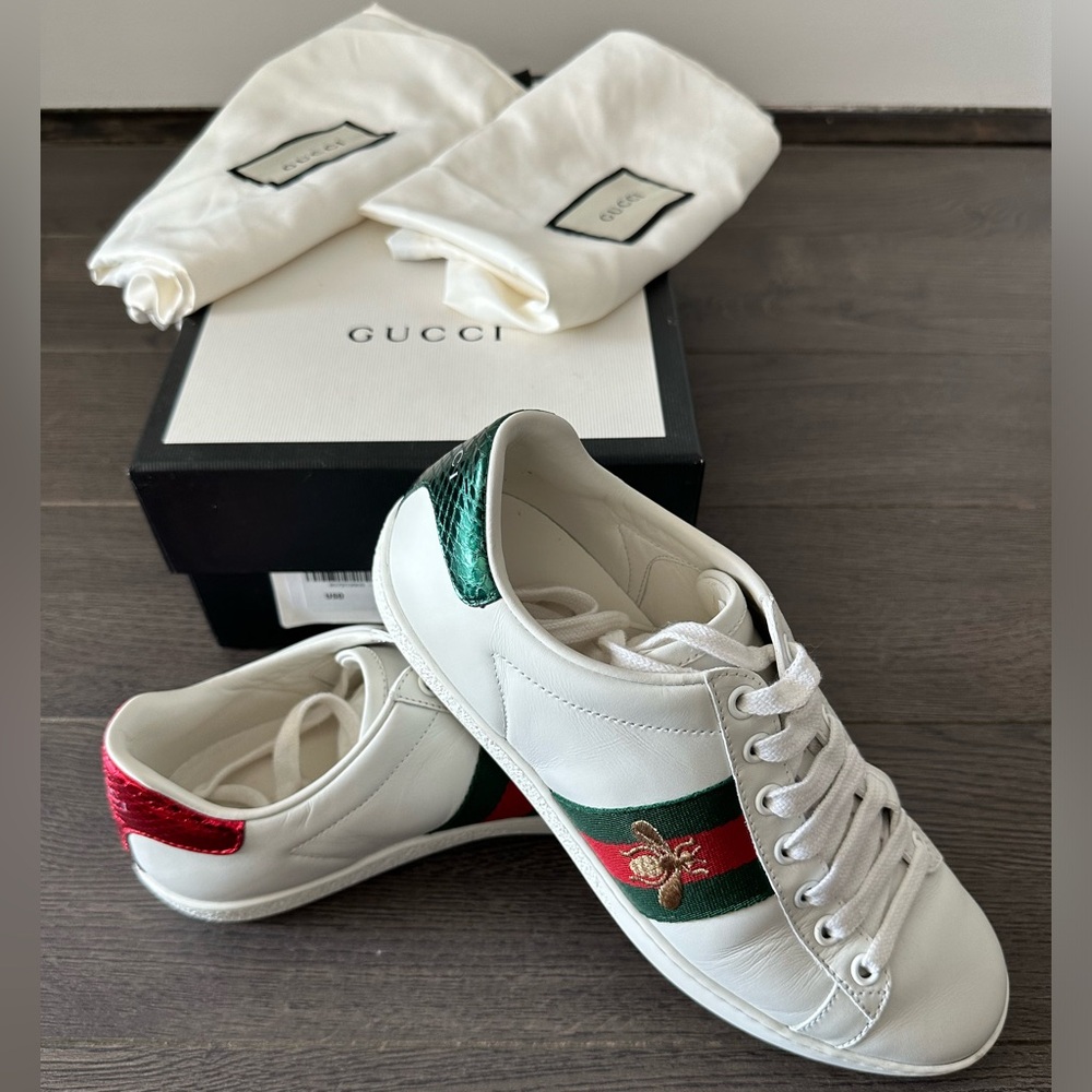 Authentic Gucci Bee Sneaker